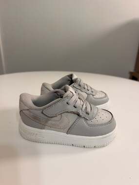 Nike Force 1 Low LV8 EasyOn TD Light Bone Iron Ore HF5350-001 Size 7C